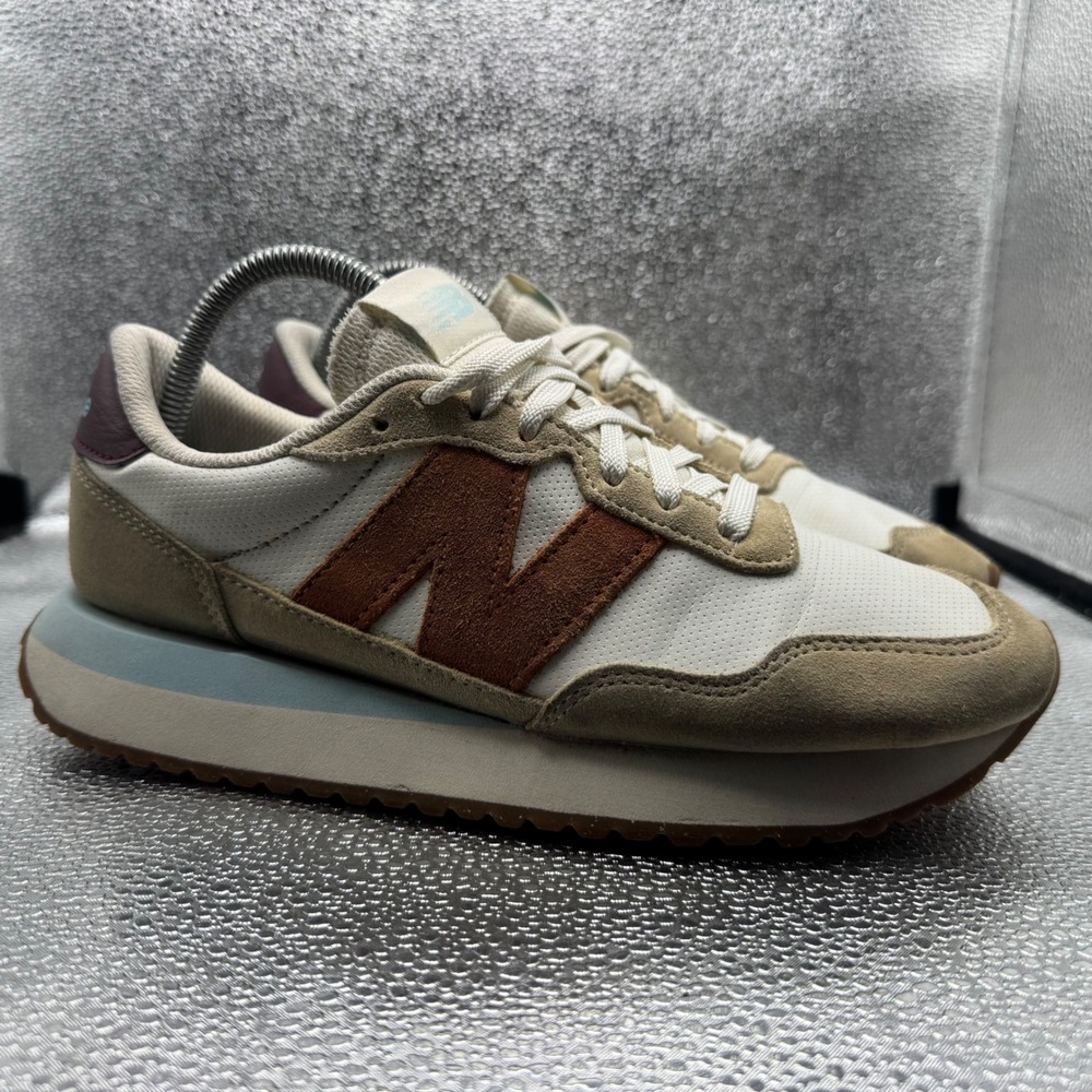 Size 9 New Balance 237 Sneakers Womens Tan Excellent Retro Suede WS237BA - Picture 1 of 9